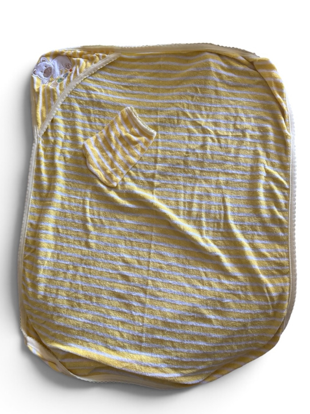 3/$8🎉 NWOT Yellow and White hooded striped baby towel with wash cloth